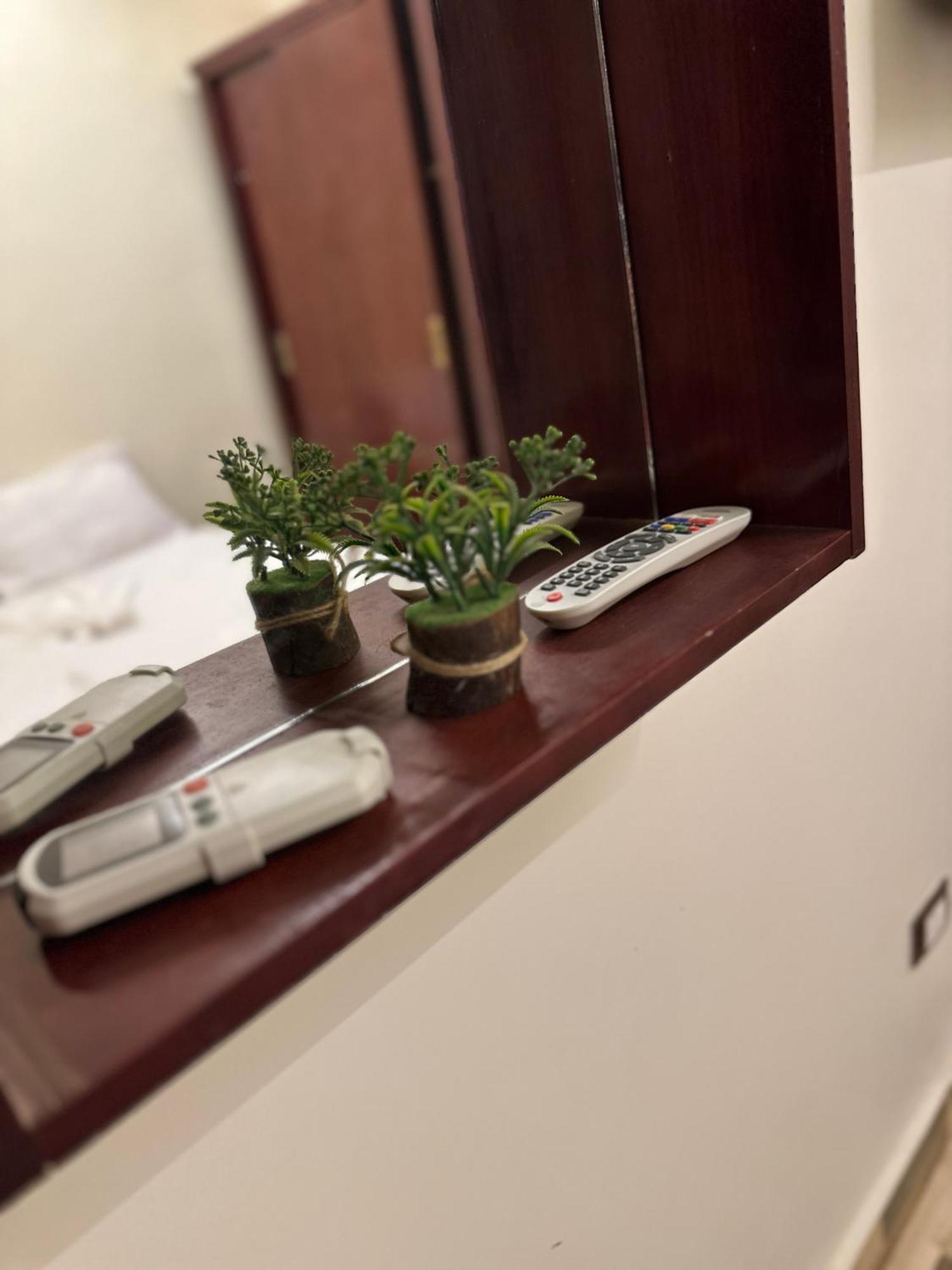 Kafret el-Gabal Basha Pyramids Inn מראה חיצוני תמונה
