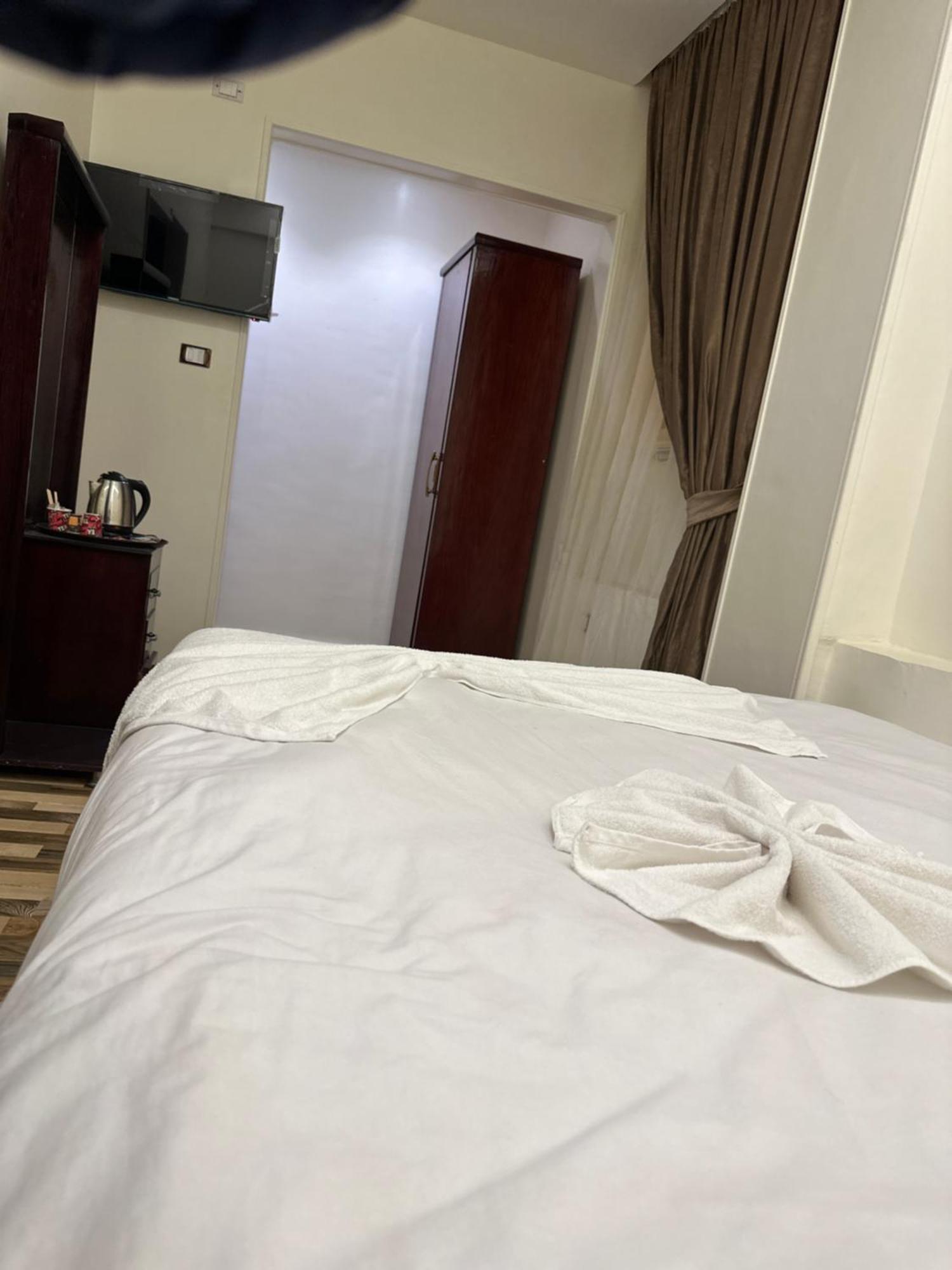 Kafret el-Gabal Basha Pyramids Inn מראה חיצוני תמונה