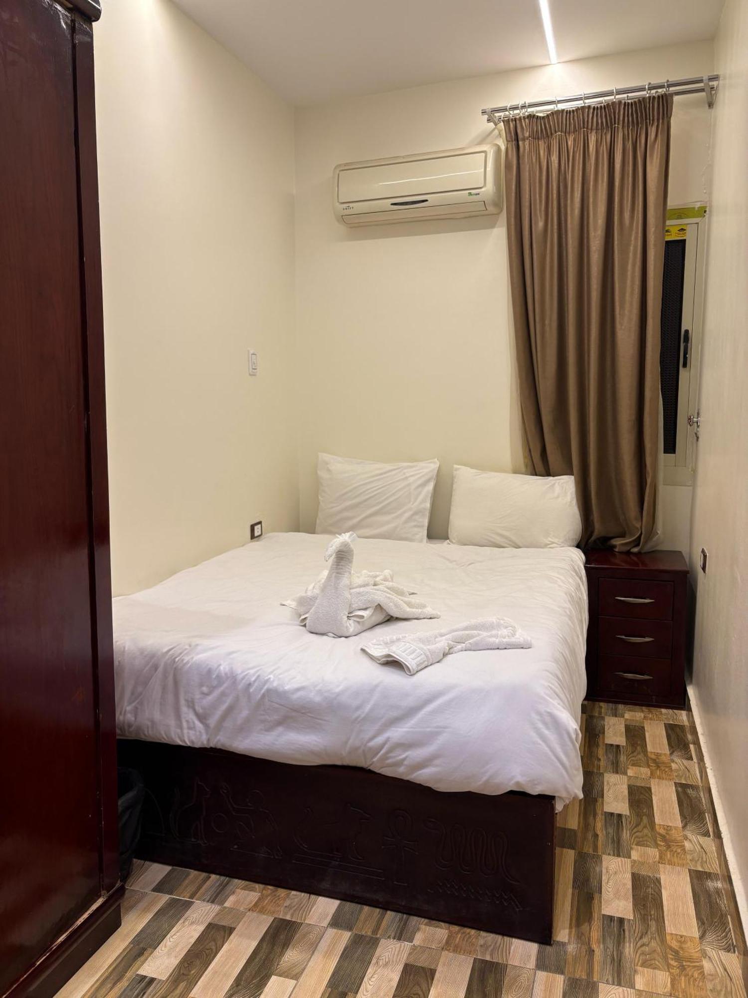 Kafret el-Gabal Basha Pyramids Inn מראה חיצוני תמונה