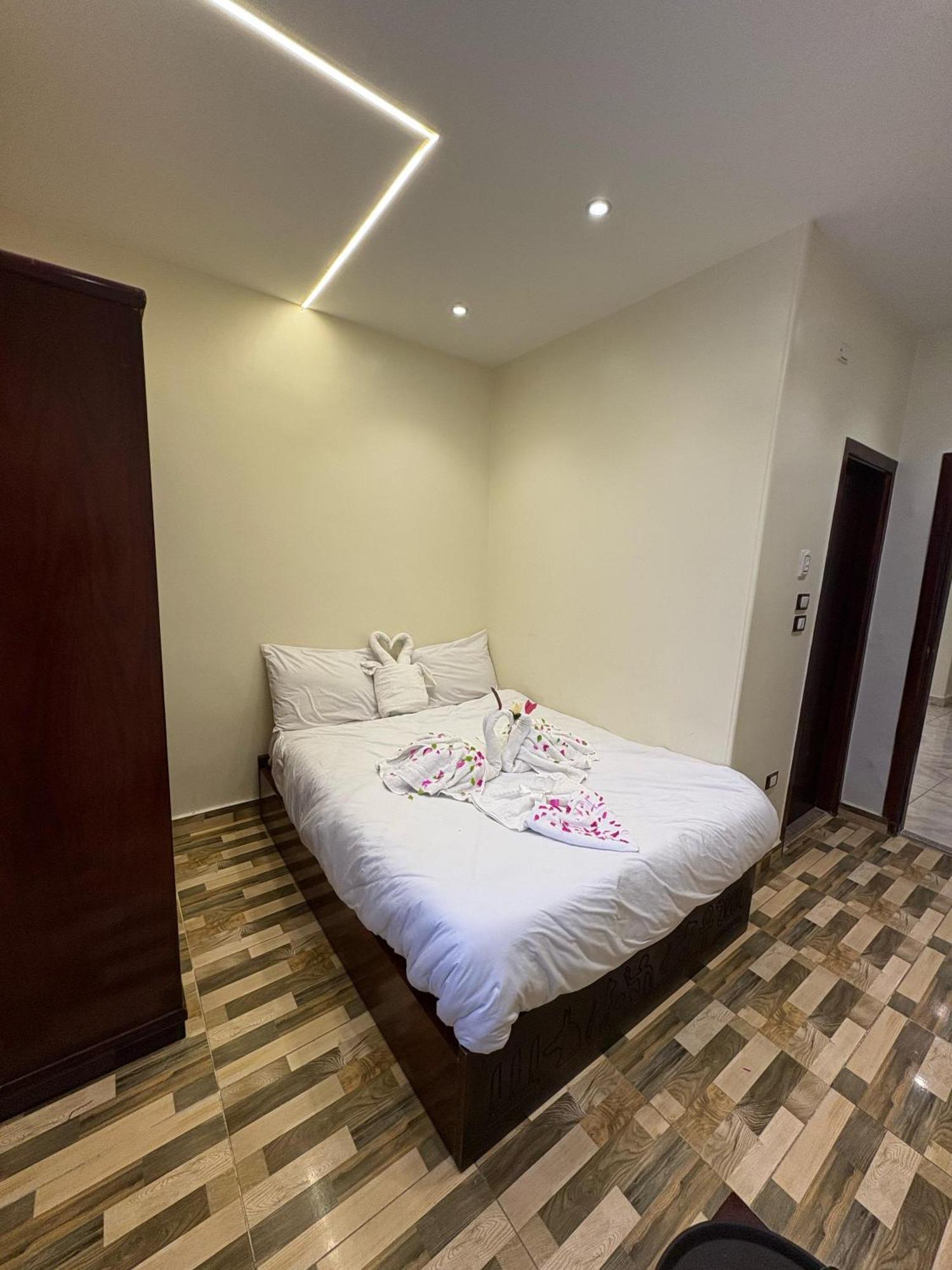 Kafret el-Gabal Basha Pyramids Inn מראה חיצוני תמונה
